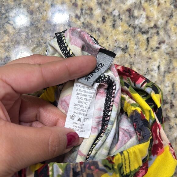 Silver red and pink rose yellow leggings one size - Picture 3 of 4